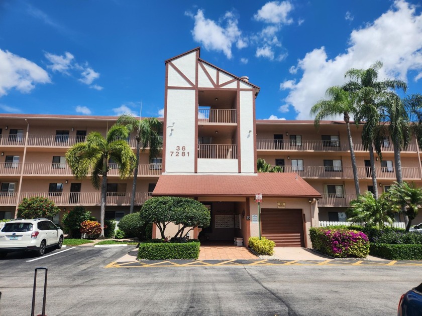 2 BR/2BA Condo located in the 24-Hour Manned-Gated 55+ community - Beach Condo for sale in Delray Beach, Florida on Beachhouse.com