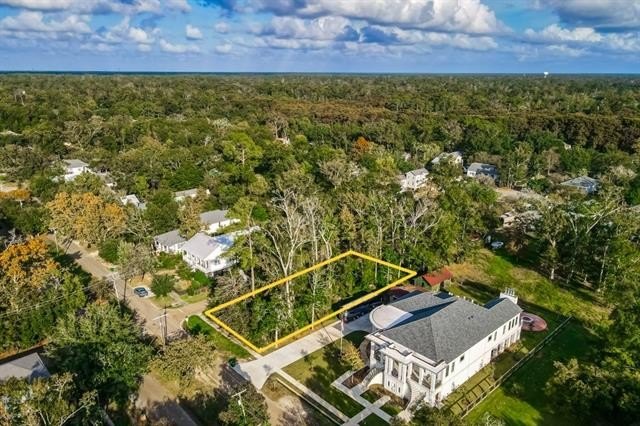 Discover the perfect canvas for your dream home or investment! - Beach Lot for sale in Mandeville, Louisiana on Beachhouse.com