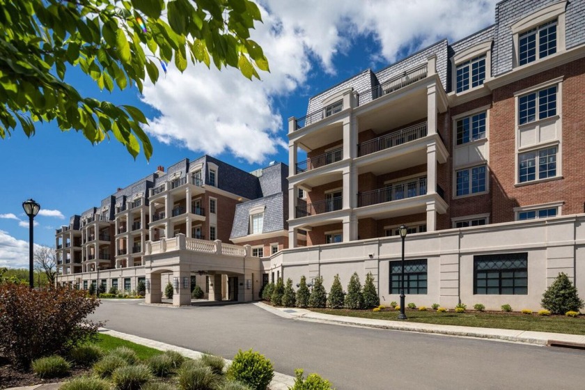 Welcome to The Ritz-Carlton Residences -- a private, gated - Beach Condo for sale in North Hills, New York on Beachhouse.com