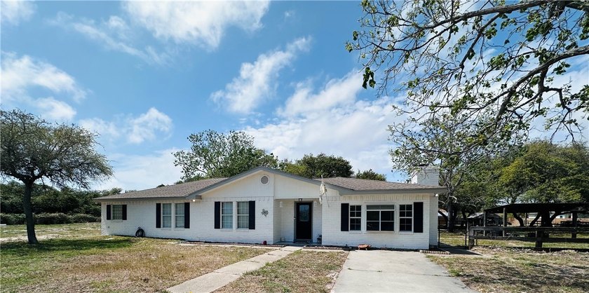 Rare opportunity in the heart of Aransas Pass, Texas-this - Beach Home for sale in Aransas Pass, Texas on Beachhouse.com