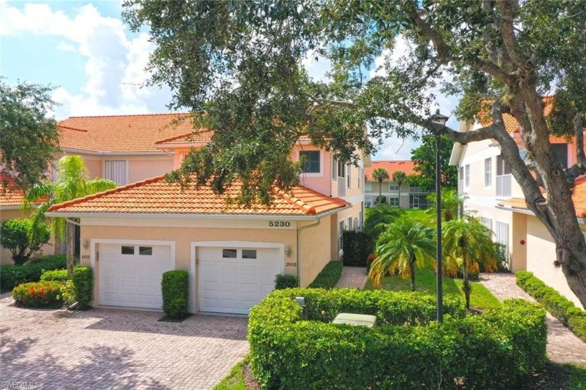 This beautiful condo has so much to offer from its vaulted - Beach Home for sale in Naples, Florida on Beachhouse.com