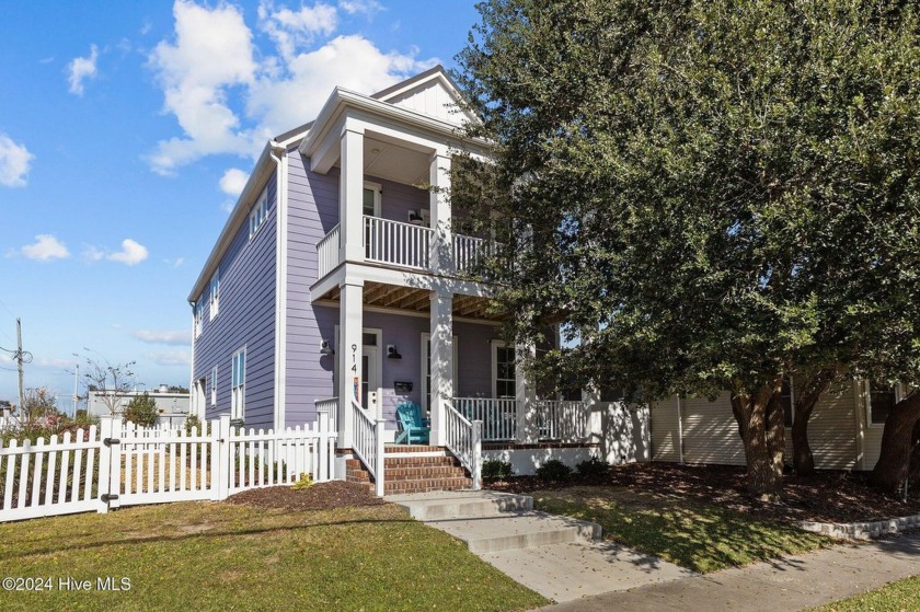 Welcome to 914 Evans Street, Morehead City! This beautiful home - Beach Home for sale in Morehead City, North Carolina on Beachhouse.com