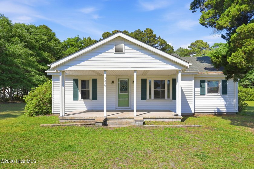 Welcome to 5250 Business Drive in Newport, a charming 3-bedroom - Beach Home for sale in Newport, North Carolina on Beachhouse.com