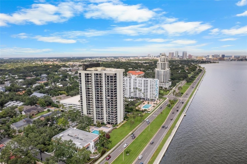 Prime location at the corner of Bayshore Boulevard and South - Beach Condo for sale in Tampa, Florida on Beachhouse.com