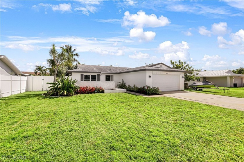 Very Rare opportunity for a three bedroom, two bathroom pool - Beach Home for sale in Fort Myers, Florida on Beachhouse.com