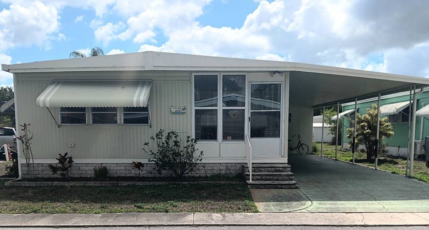 This is a MUST SEE, renovated 2 Bedroom (ceiling fans in each) - Beach Home for sale in Clearwater, Florida on Beachhouse.com