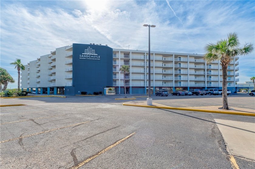 Perched high above the coastline, this condo captures endless - Beach Condo for sale in Port Aransas, Texas on Beachhouse.com