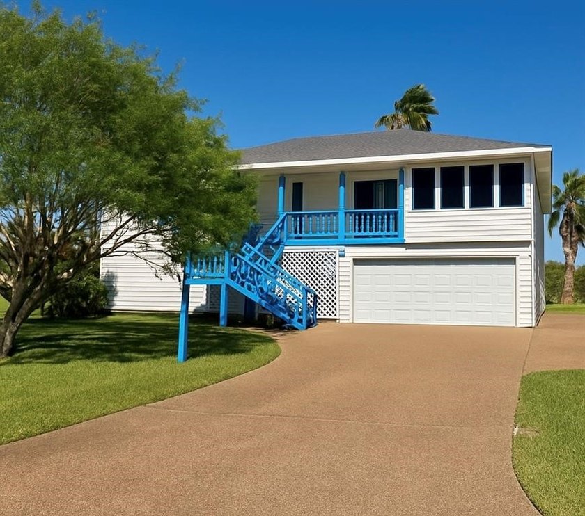 Welcome to coastal living at its finest! Nestled in the - Beach Home for sale in Rockport, Texas on Beachhouse.com