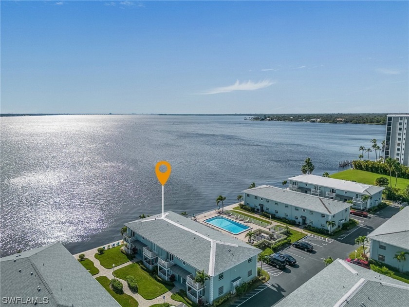 Beautiful remodeled 2bed 1.5 bath corner condo unit directly on - Beach Condo for sale in North Fort Myers, Florida on Beachhouse.com