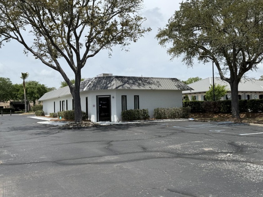 New roof installed in March 2025 and outside repainted - Beach Lot for sale in Fort Walton Beach, Florida on Beachhouse.com