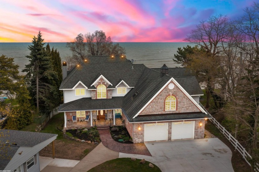 **OPEN HOUSE SAT, MAY 17, 12-3pm**Discover this stunning - Beach Home for sale in Deckerville, Michigan on Beachhouse.com