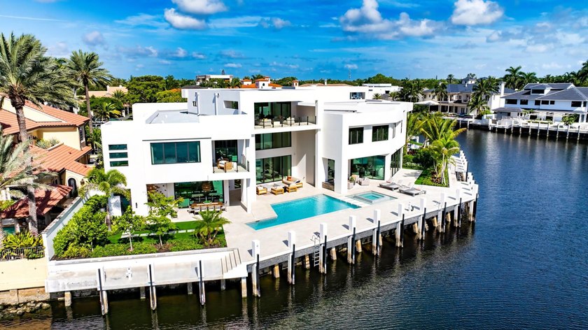 ''New'' Modern Malibu-inspired Sanctuary Point Estate sets the - Beach Home for sale in Boca Raton, Florida on Beachhouse.com