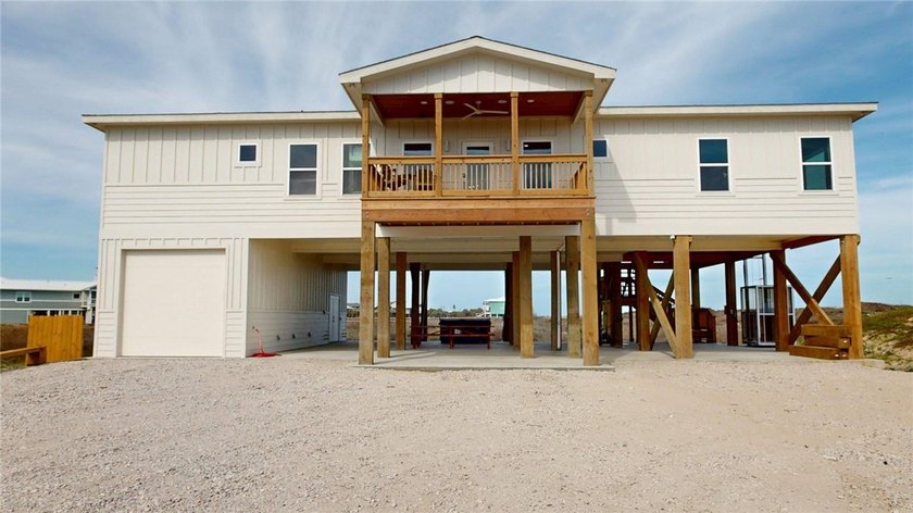 THE CROWN JEWEL OF MUSTANG ISLAND. Rarely does a property emerge - Beach Home for sale in Port Aransas, Texas on Beachhouse.com