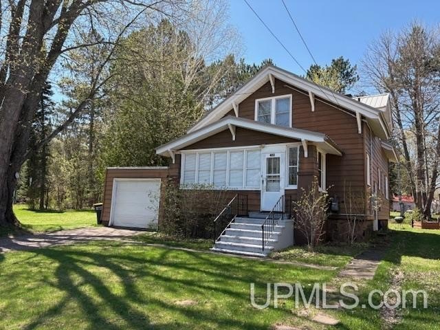 Fully furnished, Classic Home near the trails!  The 3+ bedroom 2 - Beach Home for sale in Ironwood, Michigan on Beachhouse.com