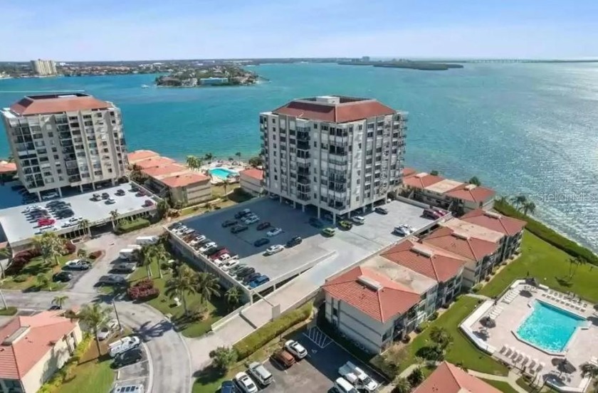 Clean and ready to move in! Located in Palma Del Mar on - Beach Condo for sale in St. Petersburg, Florida on Beachhouse.com
