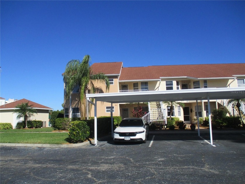 You're gonna love this 3 Bedroom 2 Bath, furnished, end unit on - Beach Condo for sale in Palmetto, Florida on Beachhouse.com