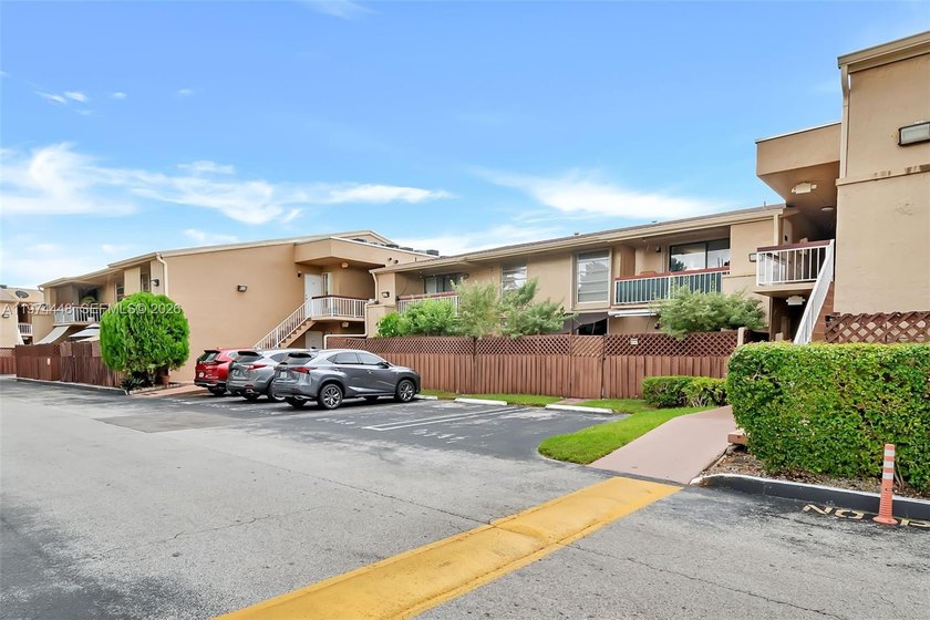 Welcome to Meadow Lakes North in the desirable Kendale Lakes - Beach Condo for sale in Miami, Florida on Beachhouse.com