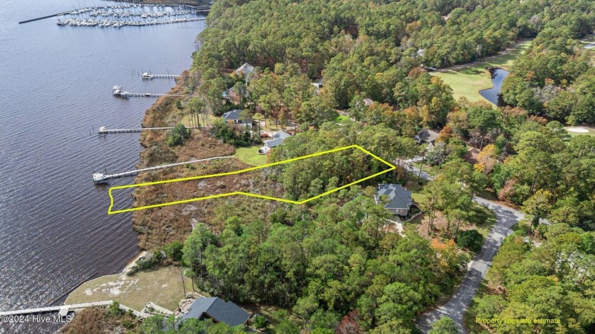 Discover the perfect opportunity to build your dream home on - Beach Lot for sale in New Bern, North Carolina on Beachhouse.com