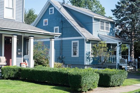 Welcome to this charming Cape Cod-style home in picturesque - Beach Home for sale in Greenport, New York on Beachhouse.com