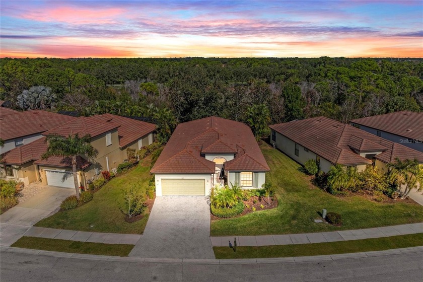 Discover INCREDIBLE VALUE with this pristine home in Venetian - Beach Home for sale in Venice, Florida on Beachhouse.com