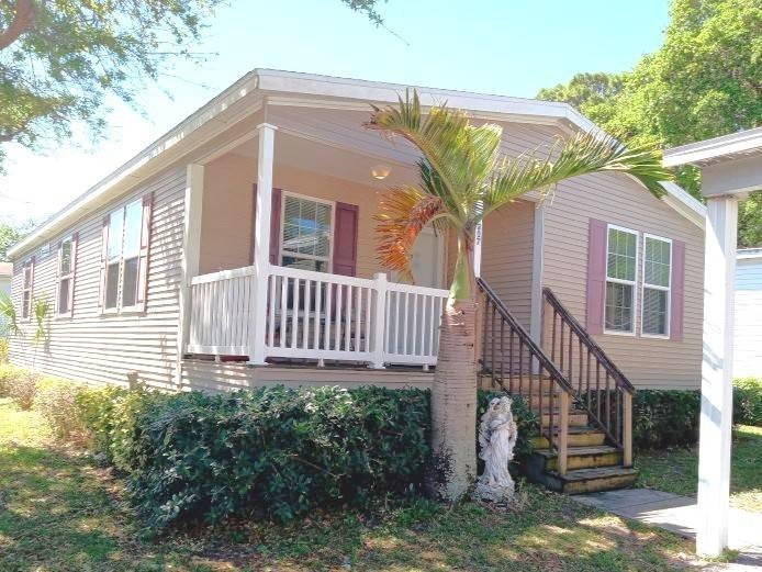 Three-bedroom, furnished 2015 home in a land-lease, all-ages - Beach Home for sale in Palm Beach Gardens, Florida on Beachhouse.com