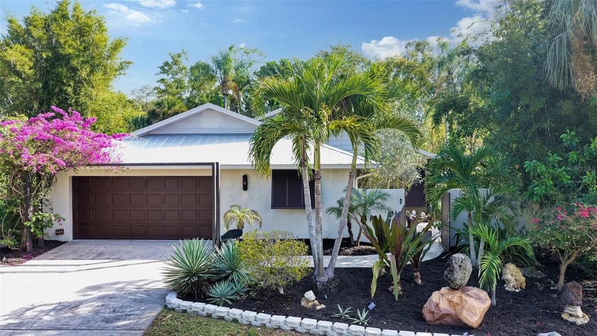 Under contract-accepting backup offers. Adorable and incredibly - Beach Home for sale in Sarasota, Florida on Beachhouse.com