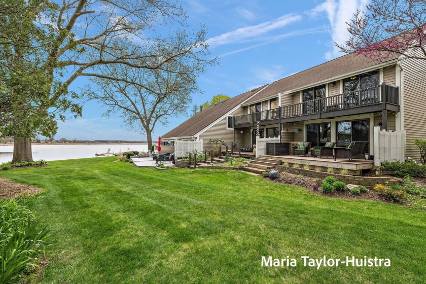This beautifully updated Wind Drift condominium offers the - Beach Condo for sale in Spring Lake, Michigan on Beachhouse.com
