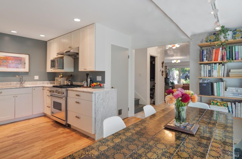 This beautifully upgraded two-story condo offers the perfect - Beach Condo for sale in San Rafael, California on Beachhouse.com