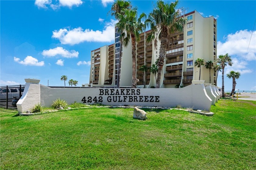 Welcome to coastal living at its finest in Breakers Condos on - Beach Condo for sale in Corpus Christi, Texas on Beachhouse.com