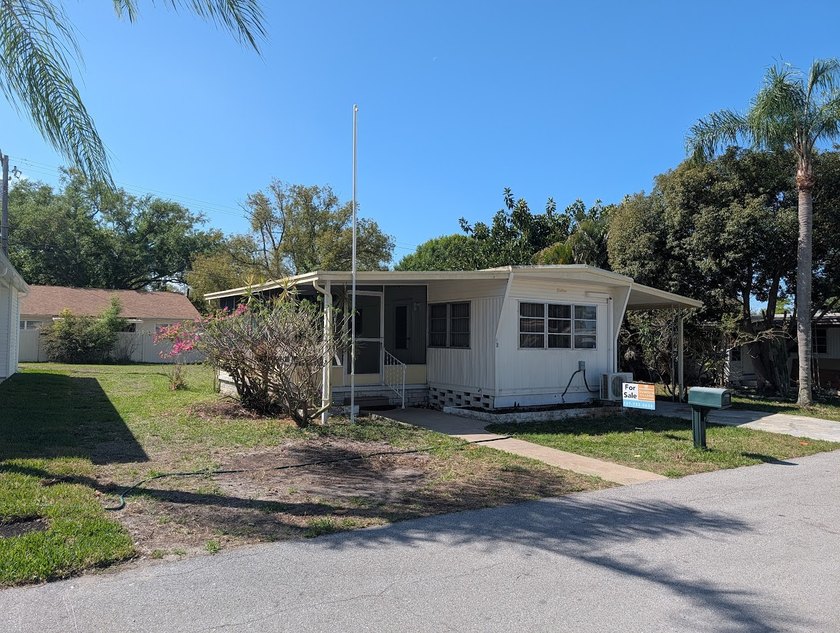 Perfectly priced home. One of the best locations in Dunedin!! - Beach Home for sale in Dunedin, Florida on Beachhouse.com