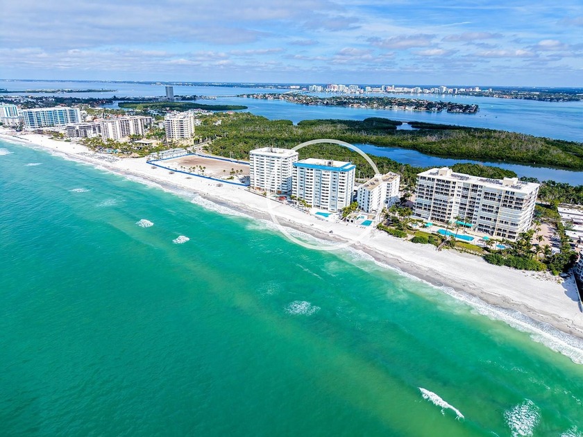 Discover beautifully remodeled coastal luxury in Sarasota in - Beach Condo for sale in Sarasota, Florida on Beachhouse.com
