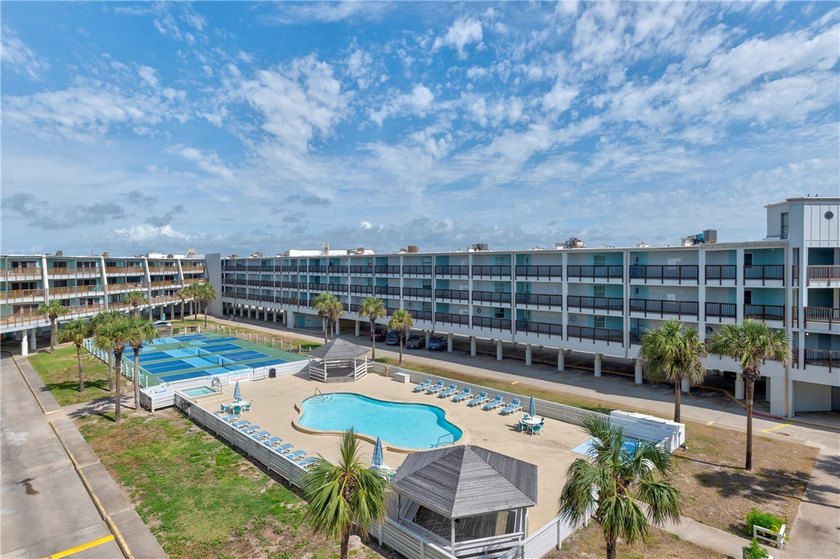 This top-floor, fully furnished condo offers beautiful water - Beach Condo for sale in Port Aransas, Texas on Beachhouse.com