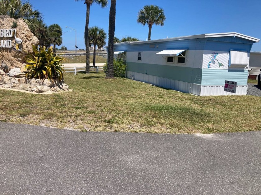 Beach bungalow in a charming 55+ community, 2 bedroom and 1.5 - Beach Home for sale in Port Orange, Florida on Beachhouse.com