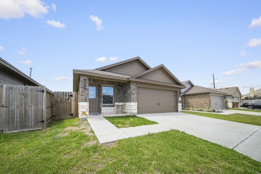 Welcome to this beautifully maintained home in the desirable - Beach Home for sale in Corpus Christi, Texas on Beachhouse.com