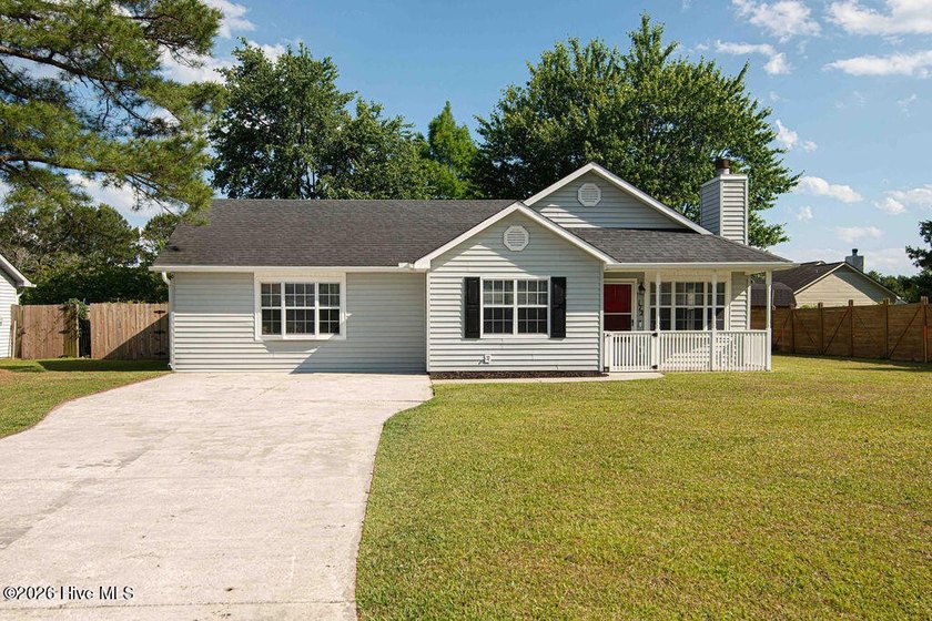 Welcome to Foxtrace. This is a lovely home just waiting for the - Beach Home for sale in Hubert, North Carolina on Beachhouse.com