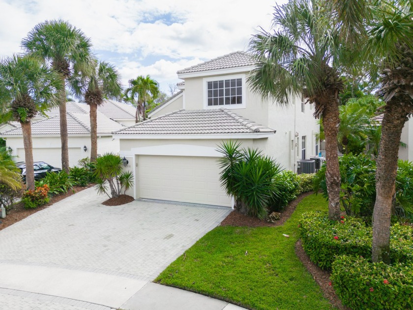 Stunning home in gorgeous Woodfield Country Club has large - Beach Home for sale in Boca Raton, Florida on Beachhouse.com