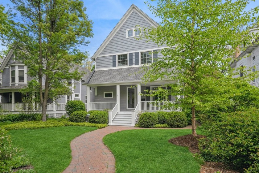 Set on a picturesque street in the Lakeshore Historic District - Beach Home for sale in Evanston, Illinois on Beachhouse.com