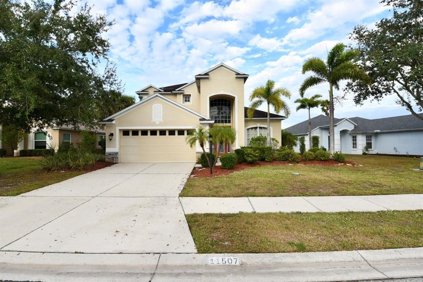 This Riverwalk Village home is is loaded with upgrades including - Beach Home for sale in Lakewood Ranch, Florida on Beachhouse.com
