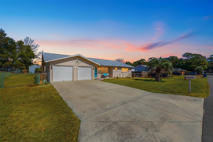 *PRICE REDUCED* Motivated Seller* Explore this inviting - Beach Home for sale in Crystal River, Florida on Beachhouse.com