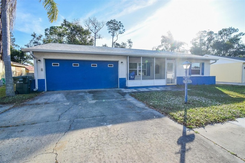 Incredible opportunity in one of Sarasota's most convenient and - Beach Home for sale in Sarasota, Florida on Beachhouse.com