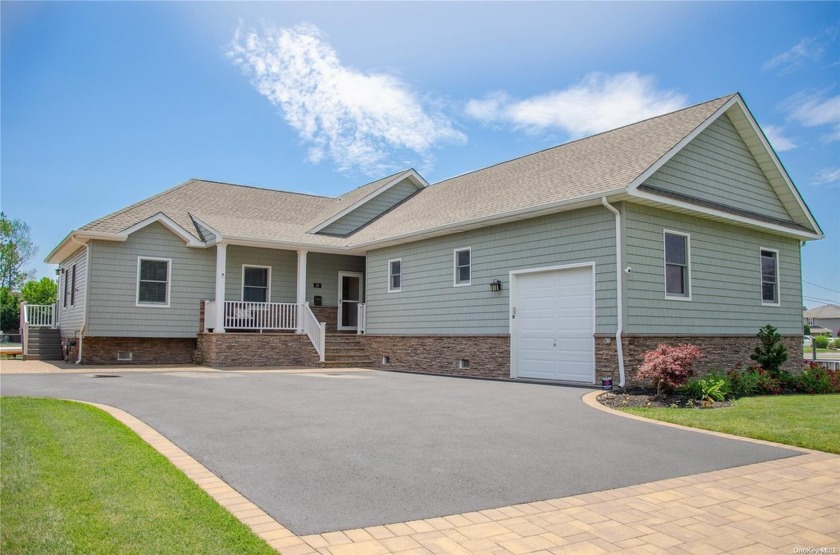 Magnificent Water front home Built 2017, CO obtained 2017 - Beach Home for sale in West Islip, New York on Beachhouse.com