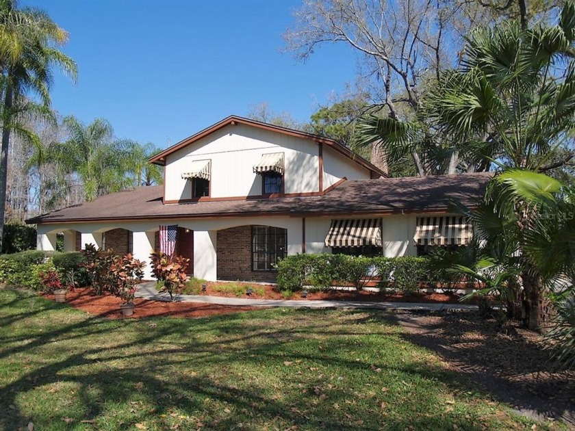 Lovely Vintage traditional Carrollwood Village home decorated - Beach Home for sale in Tampa, Florida on Beachhouse.com