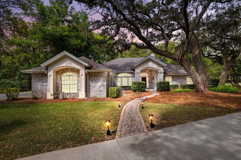 Welcome home to this warm and inviting custom-built residence in - Beach Home for sale in Niceville, Florida on Beachhouse.com