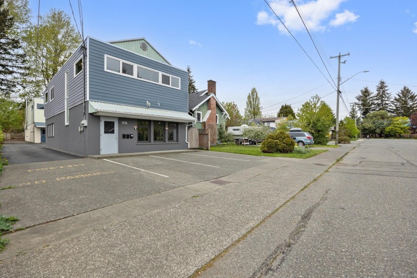 Situated in the bustling heart of Downtown Courtenay, this - Beach Townhome/Townhouse for sale in Courtenay,  on Beachhouse.com