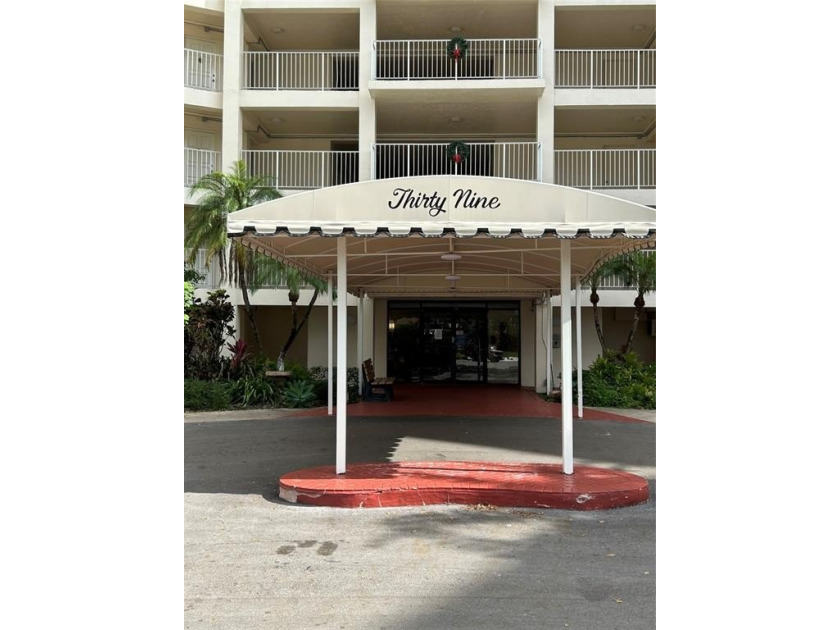 This is a place where active living and relaxation seamlessly - Beach Condo for sale in Pompano Beach, Florida on Beachhouse.com