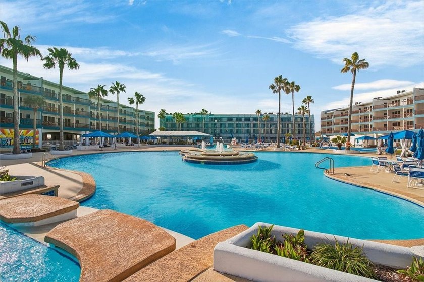 Enjoy resort living at it's best in this 2 bedroom, 2 bath condo - Beach Condo for sale in Port Aransas, Texas on Beachhouse.com