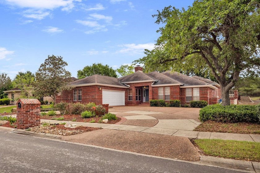 Located in Calallen, Wood River, near River Hills Country Golf - Beach Home for sale in Corpus Christi, Texas on Beachhouse.com