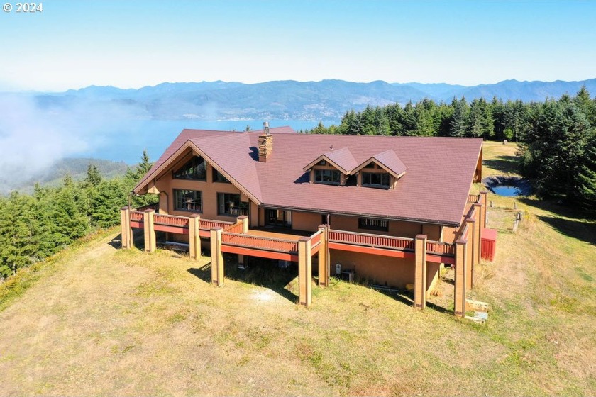 Welcome to one of the most breathtaking views on the Oregon - Beach Home for sale in Tillamook, Oregon on Beachhouse.com