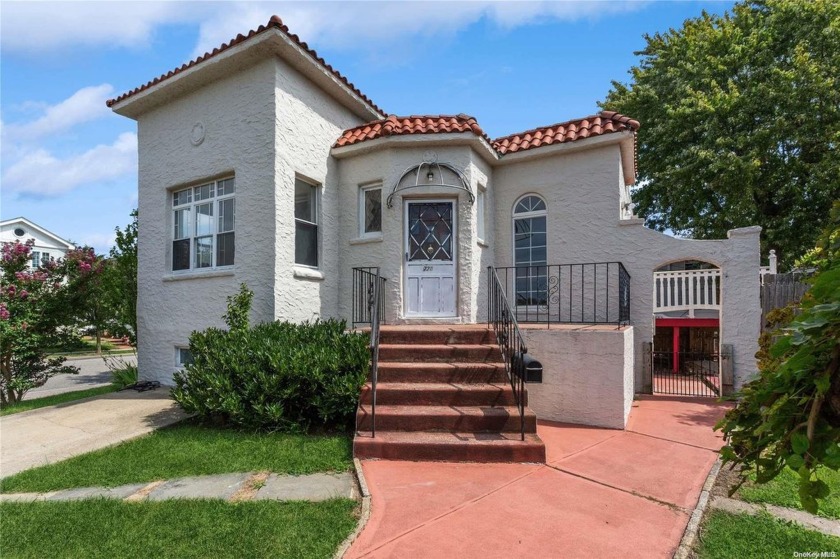 Welcome to this beautiful corner property nestled in the heart - Beach Home for sale in Long Beach, New York on Beachhouse.com