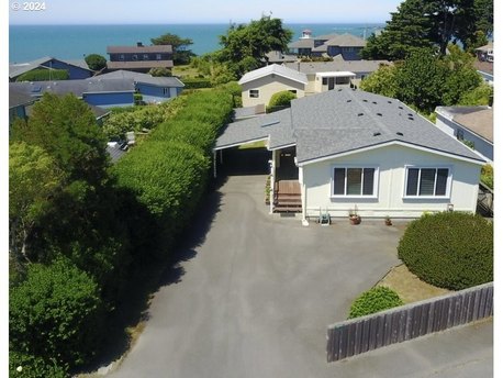 Great location, clean, quiet, and close to Sporthaven Beach - Beach Home for sale in Brookings, Oregon on Beachhouse.com